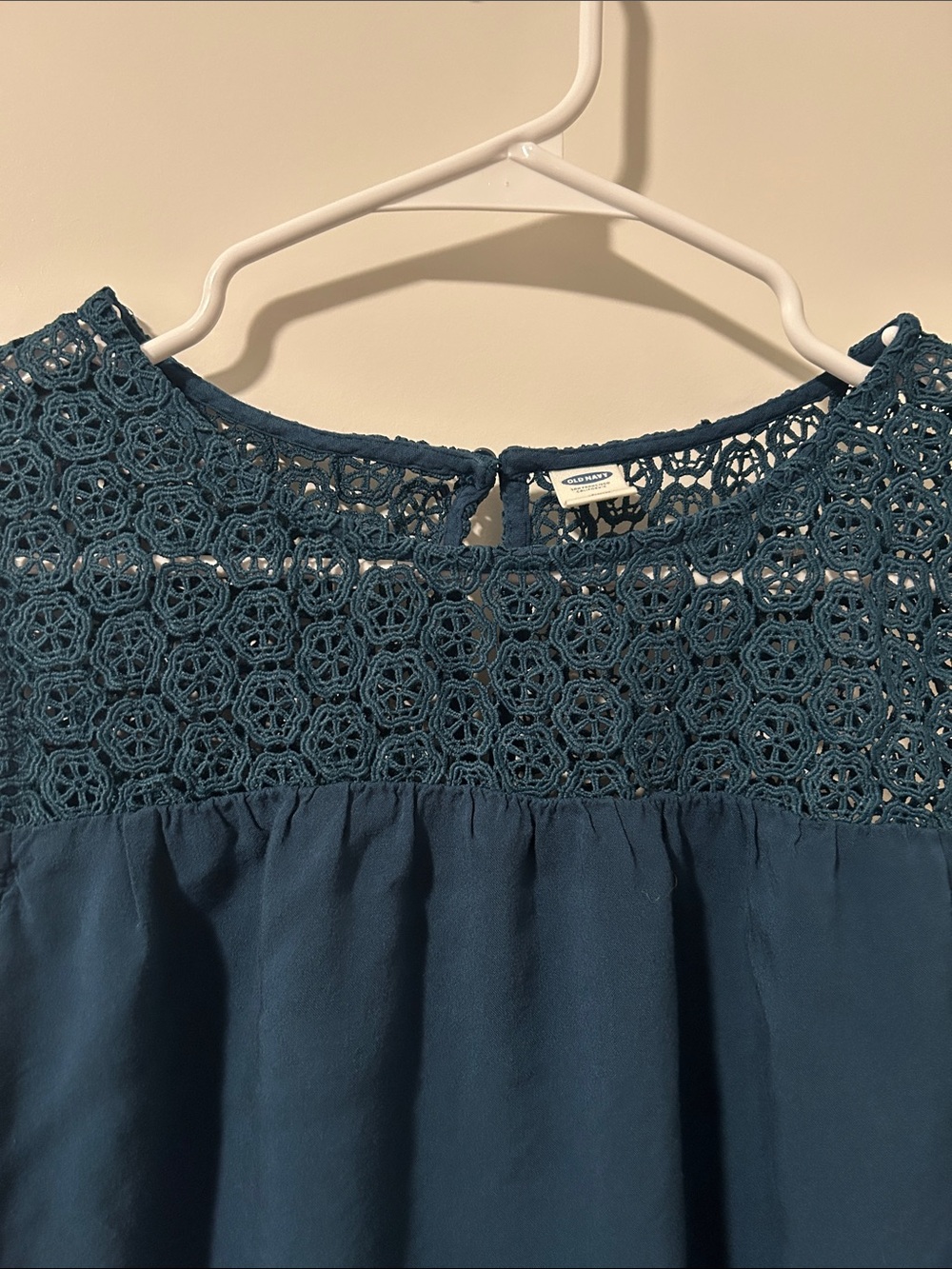 Old Navy Teal Crochet-Yoke Sleeveless Shirt - Picture 2 of 9